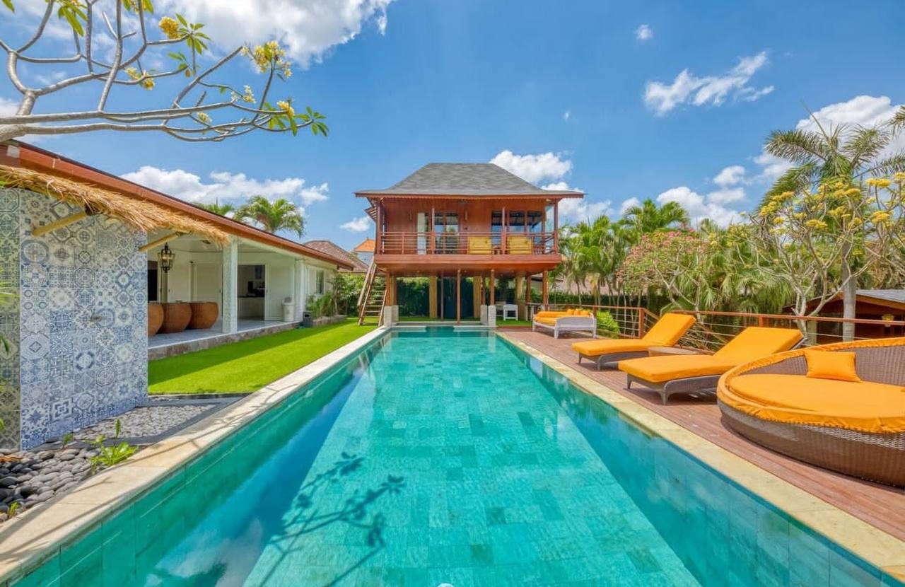 PRIVATE ECO-STYLE VILLA IN BALI is a luxurious 5-bedroom villa that blends sustainable design with modern comforts. Ideal for families, digital nomads, and vacationers seeking a peaceful retreat, this villa offers a unique eco-friendly experience while being conveniently close to Bali's most popular attractions.