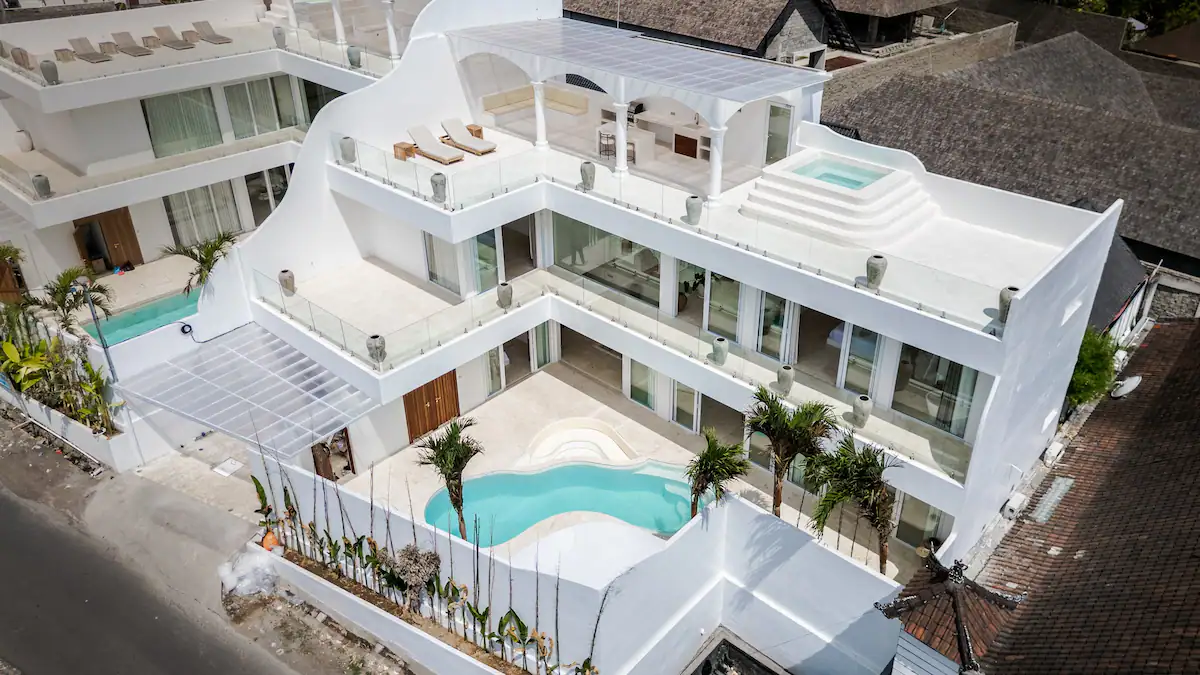Searching for the ultimate Bali villa for rent? This luxury private villa in Canggu offers a stunning 4-bedroom retreat designed for monthly and long-term rentals. With its sleek Mediterranean architecture, a private rooftop jacuzzi, and a spacious sunken lounge, this standalone villa is ideal for families, digital nomads, and luxury travelers seeking an exclusive experience in Bali.