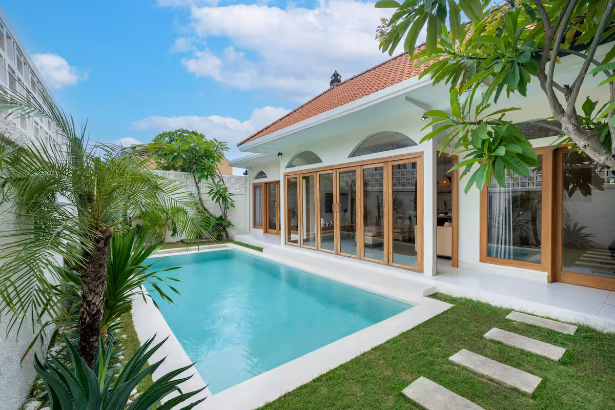 Discover this exclusive standalone private villa in the heart of Canggu, Bali, designed for monthly rental and long-term stays. Perfect for digital nomads, remote workers, families, and vacationers, this luxury Bali rental villa offers a serene retreat with high-end amenities and proximity to Bali’s top attractions.