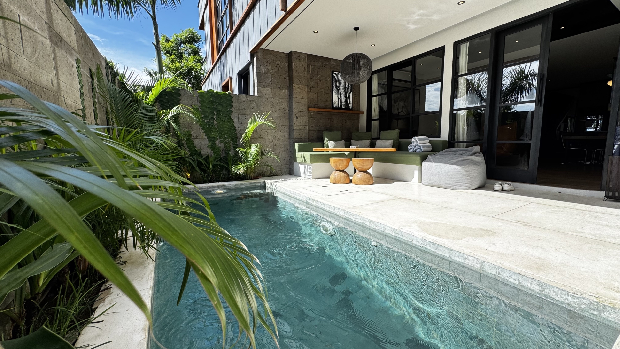 BALI MONTHLY VILLA RENTAL – PRIVATE 3-BEDROOM VILLA IN CANGGU BERAWA, WALKING DISTANCE TO THE BEACH, FINNS BEACH CLUB, SPA AND YOGA. ENJOY PRIVATE POOL, GYM ACCESS, AND A BEACHFRONT LIFESTYLE IN A SECURE COMPLEX.