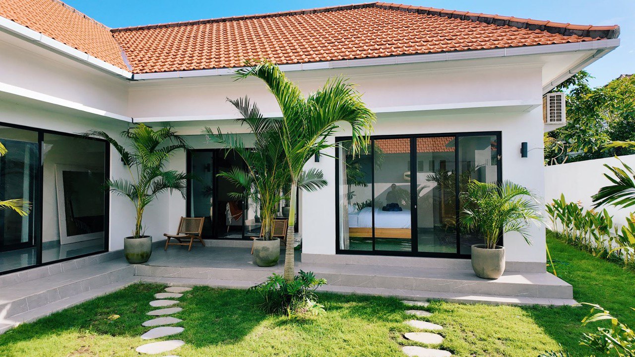 PRIVATE 3BR VILLA WITH LUSH GARDEN - PERFECT FOR LONG-TERM STAY - LOCATED NEARBY MELASTI BEACH - UNGASAN BALI